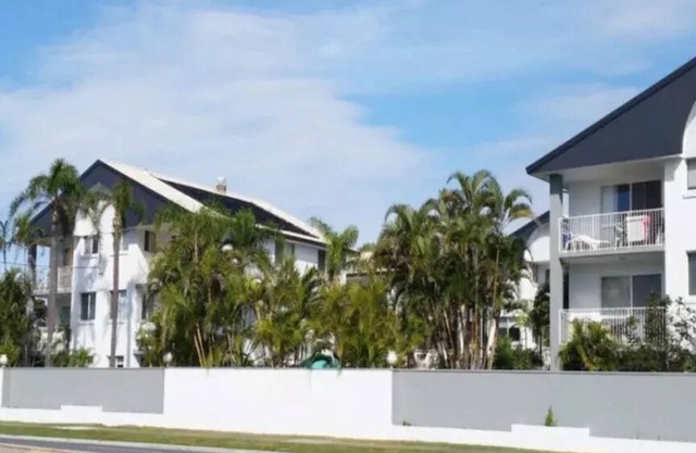 Palm Gables - Comfy little unit in Palm Beach