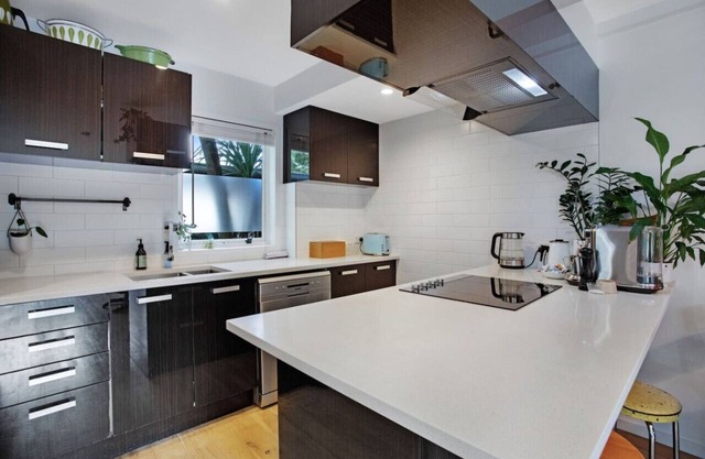 Palm Gardens Escape with Parking and Air-con