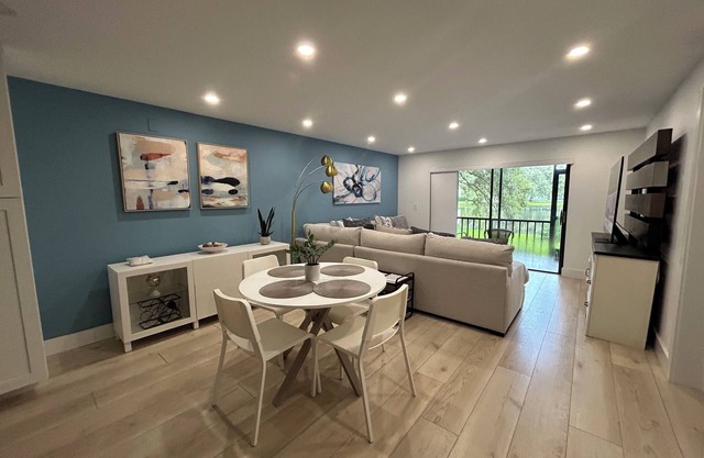 PALM HARBOR - GROUND FLOOR 2 BED 2 BA NEW CONDO ON GOLF COURSE 1/2 HR TAMPA