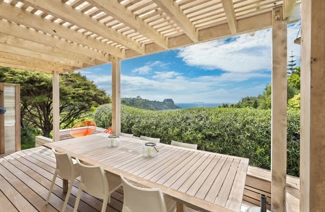 Palm Views | Stay Waiheke