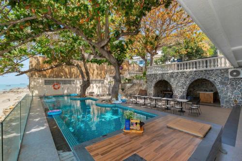 Palm Villa 109 - Seaview Villa LUXURY in VungTau, 5Bedrooms, Pool, Billiard