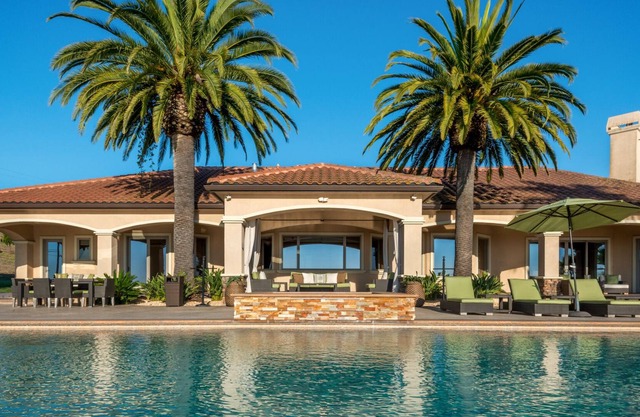 Palm vista Estate - Corporate Retreats in the WineCountry