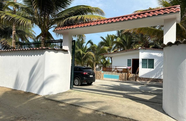 Palmeral de Cojimies-Vía Pedernales Manabí