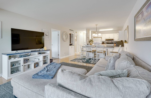 Panama City Beach Bay Point Condo: Close to Golf!