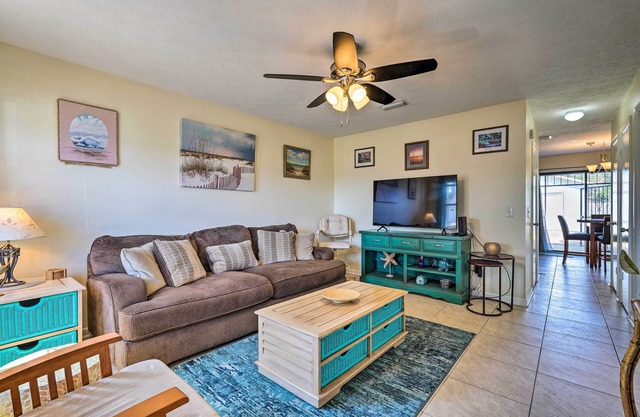 Panama City Townhome w/Balcony, Water Views!