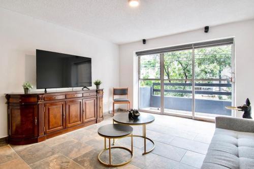 Panchito · Bright & Spacious 3-BR-2BTH, near WTC/Insurgentes