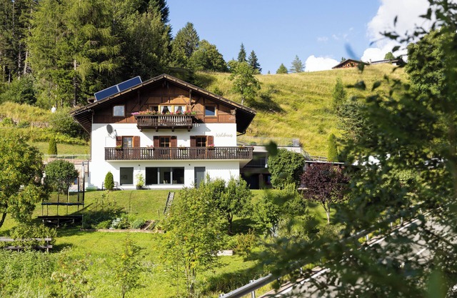 Panorama garden flat, 3-bedroom apartment near Obereggen