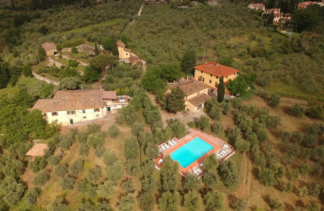 PANORAMA on CHIANTI BELLACASA FOR FAMILIES WITH GARDEN AND POOL WIFI FREE