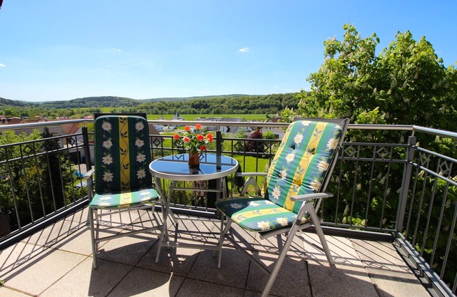 Panoramasuite vacation apartment (65sqm) with a view of the Saale valley and Vorrhön