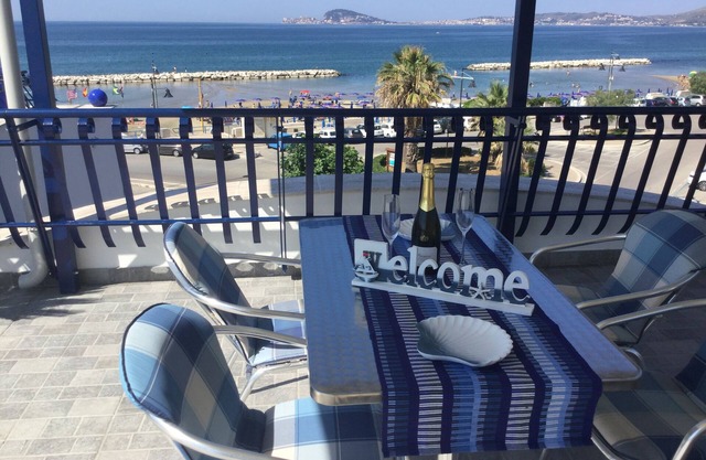 PANORAMIC APARTMENT AT THE BEACH