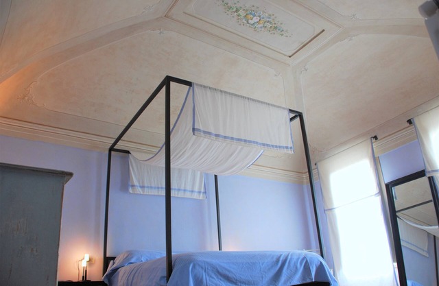 panoramic apartment, full of atmosphere, a few steps from the Ruspoli castle.