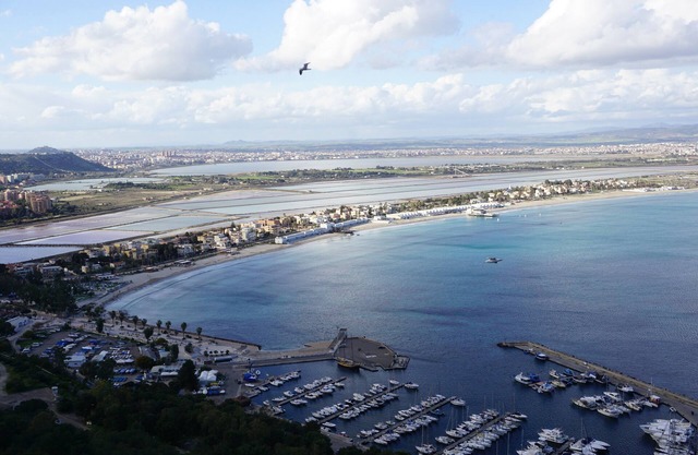 Panoramic apartment with stunning city views (with free WiFi)