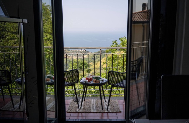 Panoramic house surrounded by nature just 8 minutes from the beaches of Diamante