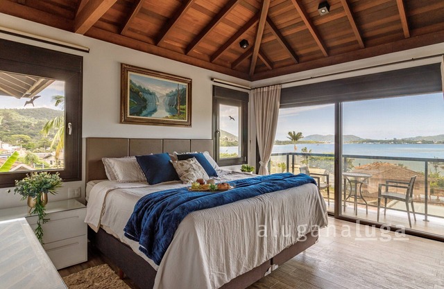 Panoramic Lakeview Retreat