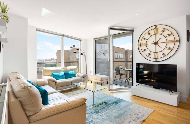 Panoramic London: 3-Bed City Oasis