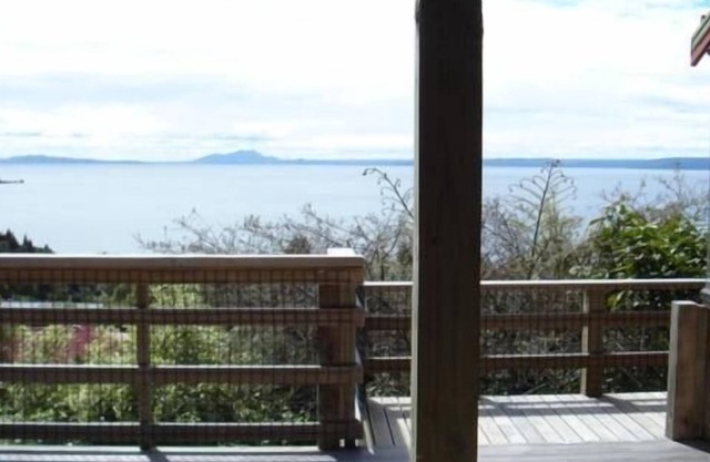 Panoramic Pukawa getaway - pet friendly