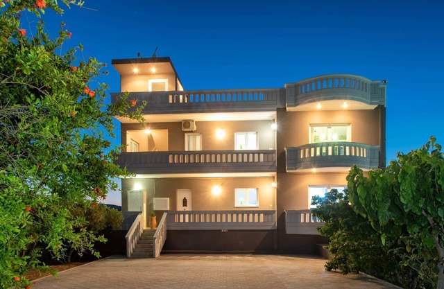 Panoramic Sea Views, Pool, Garden, BBQ, TableTennis, Playground, Hammock