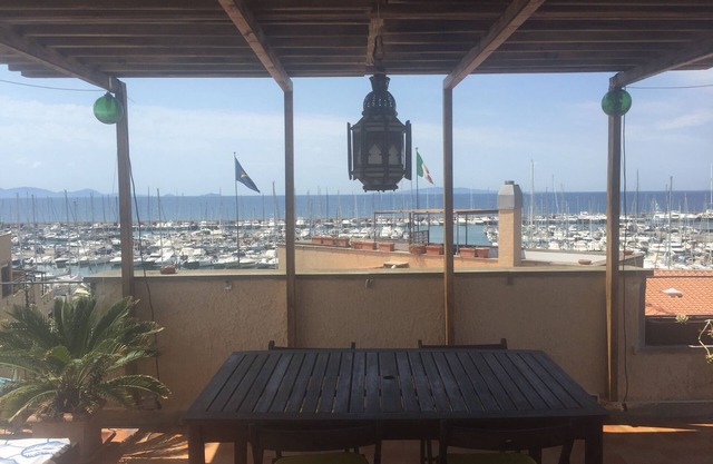 Panoramic turret over the port of P.Ala