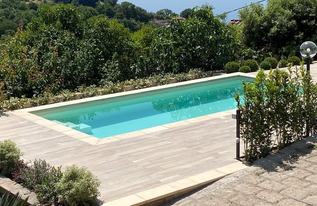 PANORAMIC VILLA WITH POOL ON LAKE BRACCIANO 40 KM FROM ROME