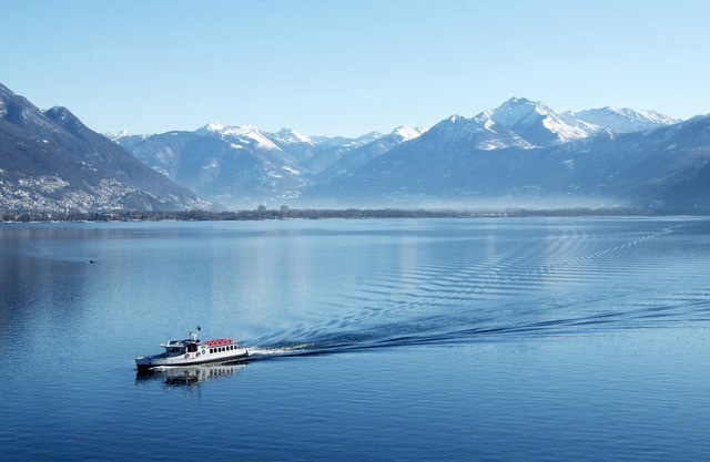 Panoramic view of Lake 305