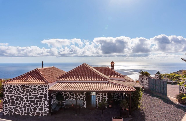 Panoramic views and ideal area to rest and see the island of La Palma