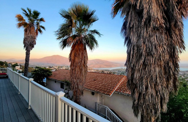 Panoramic views of San Diego. Private and Quiet