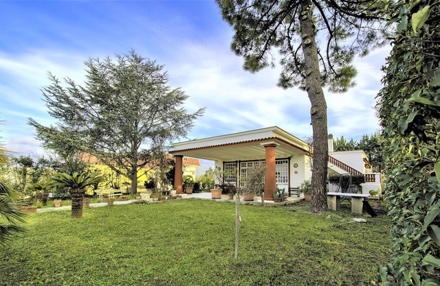 Panoramic villa with garden and pool in Minturno