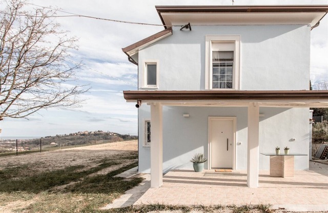 Panoramic villa with sea view in Gradara
