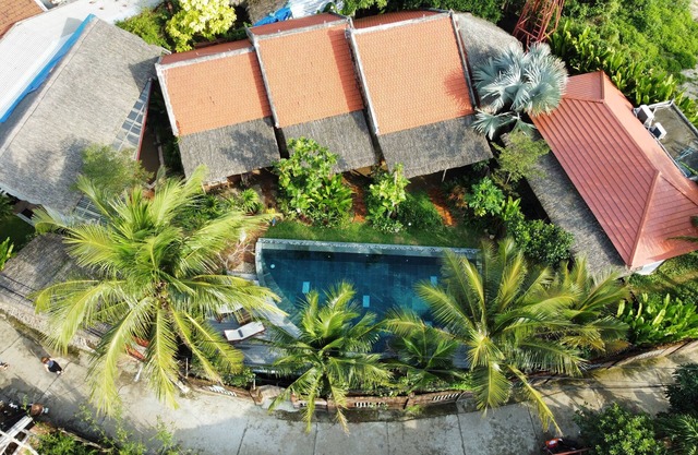 Pao Homes - Stone Villa 2BR with the salt pool, 1’ to the sea