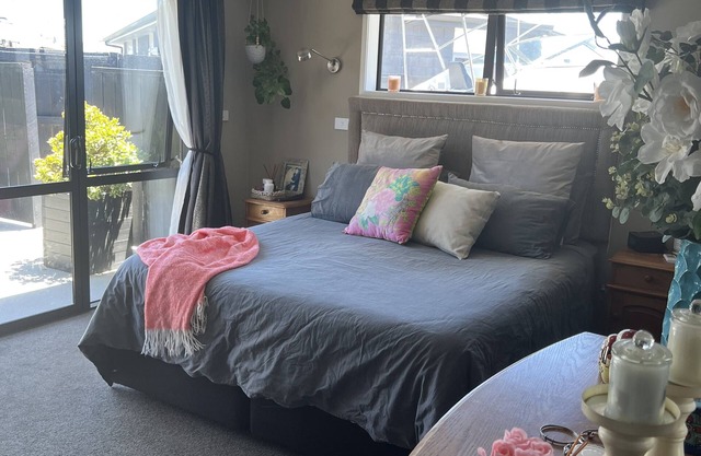 Papamoa Bliss by the beach!