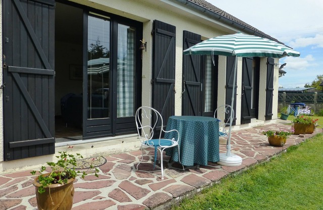 Papenoo 3-room house 600 m from the beach.