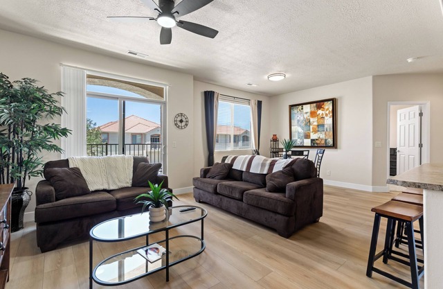 Par Paradise by Mesquite Vacation Rentals with Views of the Fairways and $510 in free daily activities