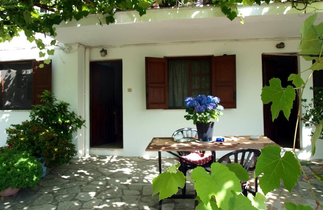 Paradeisos Double Room 6