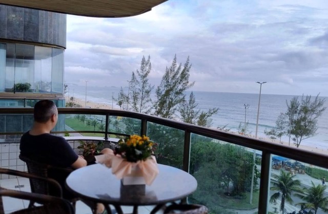 Paradise by the Sea: Apartment Facing Recreio Beach and the Reserve"