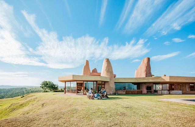 Paradise - Four Bedroom Villa, Sleeps 8