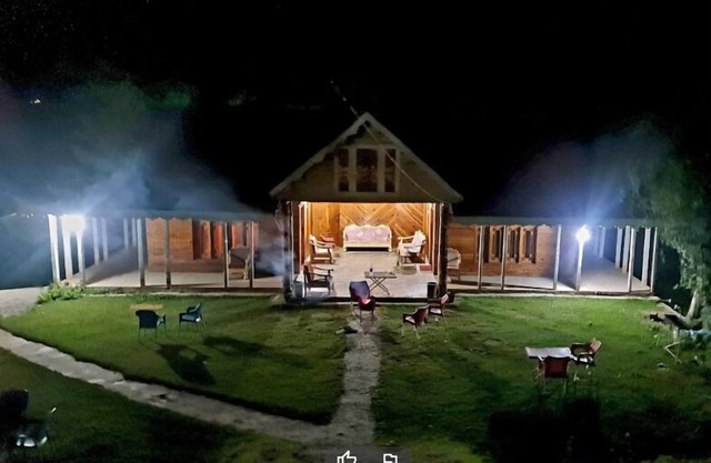 Paradise Hotel & Hillside Cottage Shogra