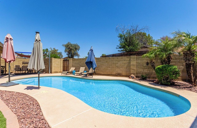 Paradise in Chandler! Heated/cooled pool included.