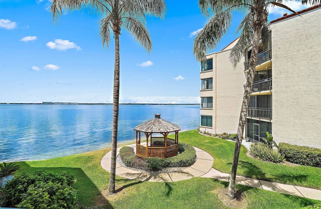 Paradise Island - 5 min from the beach! La Puerta Isla Del Sol 2BR/2BA