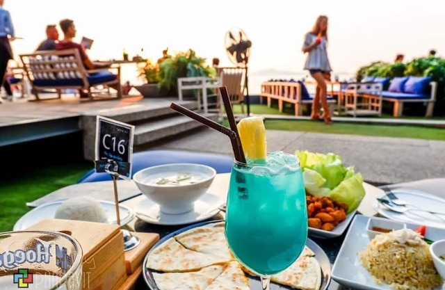 Paradise Ocean View Beach Front Condominium In Pattaya
