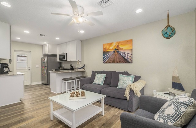 Paradise Palms Eco-Friendly 102 w/private patio