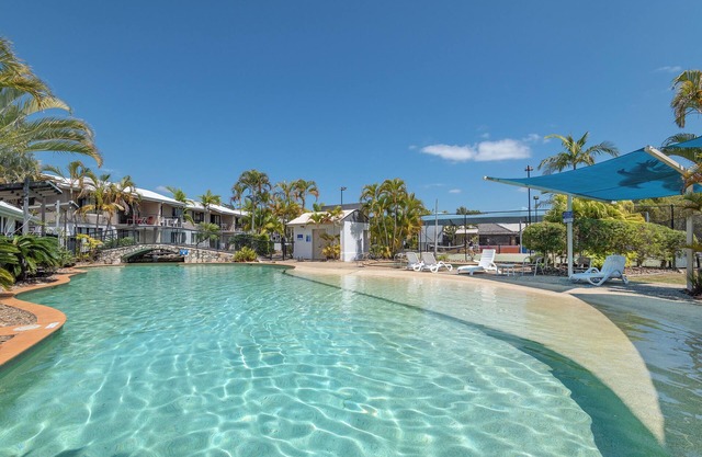 Paradise Palms: Noosa Resort Gem
