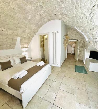Paradise Rooms