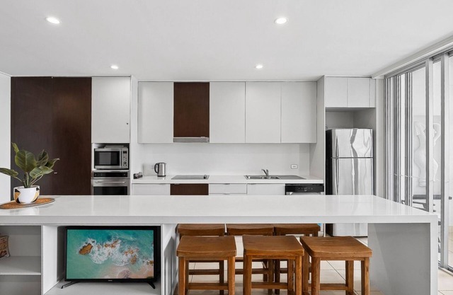 Paradiso 2 Bedroom Family - Ground Floor Comfort with Resort Access and Marine Parade Dining