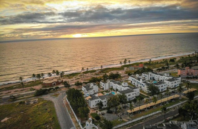 Paraiso frente ao mar, réplica de uma vila grega!