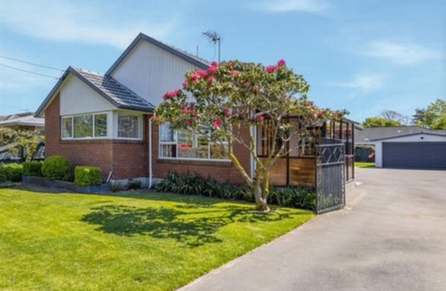 Park View house close 2 airport