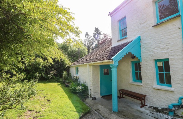 PARKE COTTAGE, family friendly, luxury holiday cottage in Whitland