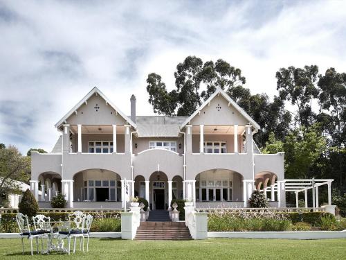 Parkes Manor