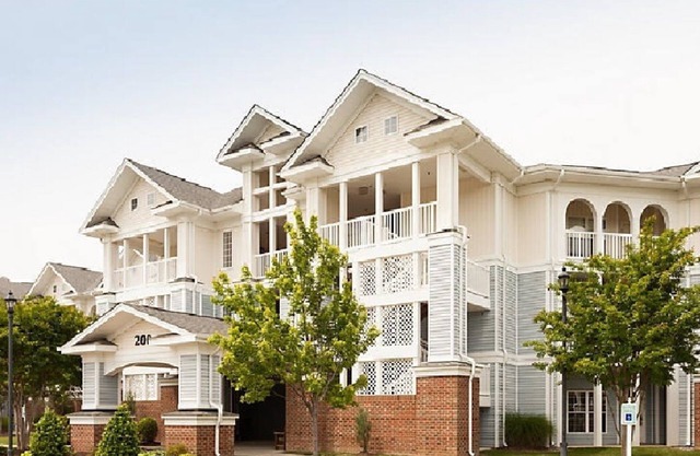 Parkside Williamsburg Resort -golf with friends or visit historic Williamsburg!