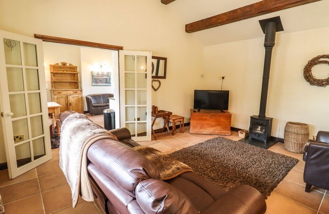 PARLOUR BARN, romantic, luxury holiday cottage in Pershore