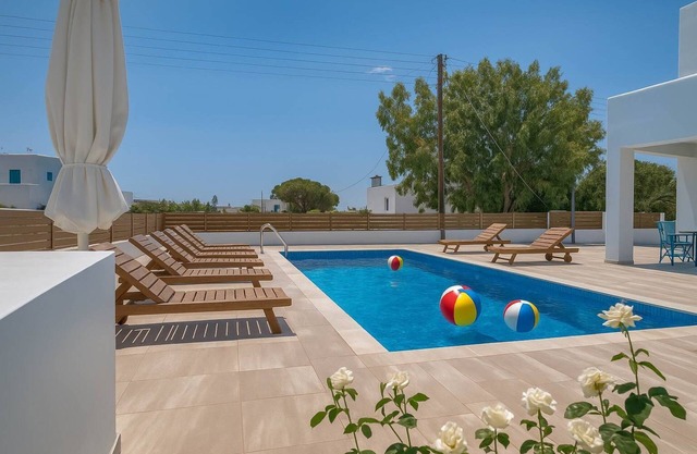 Paros Seaside Splendor - Apollo's Poolside Retreat
